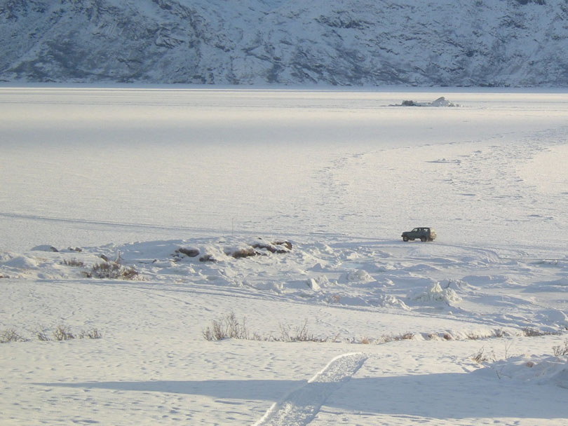 Ipiutaq guest farm, Tunulliarfik fjord in wintertime