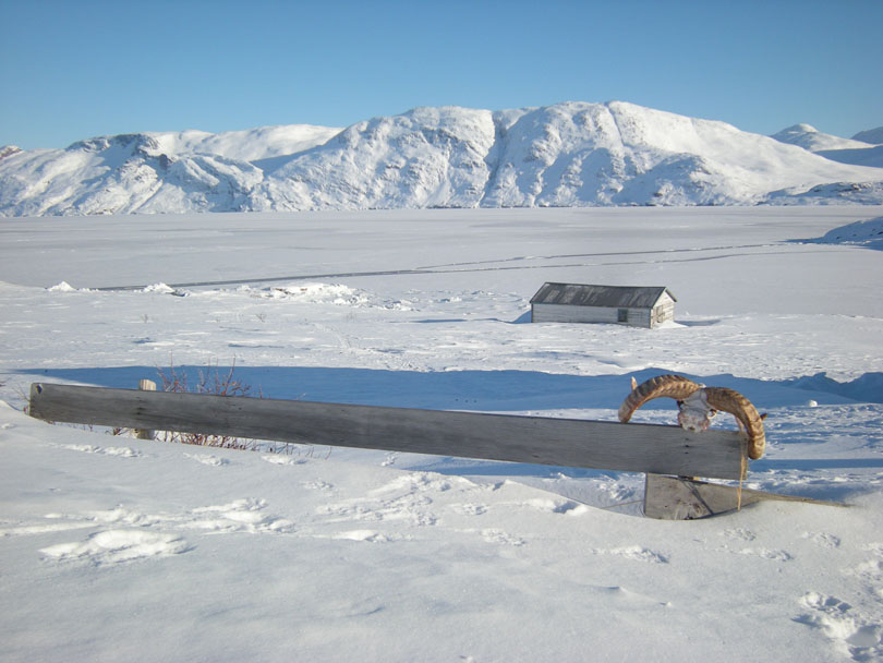 Ipiutaq guest farm, Tunulliarfik fjord in wintertime