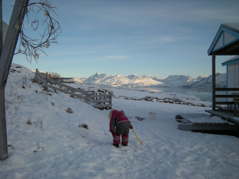 Ipiutaq guest farm, outside the dwelling house in wintertime