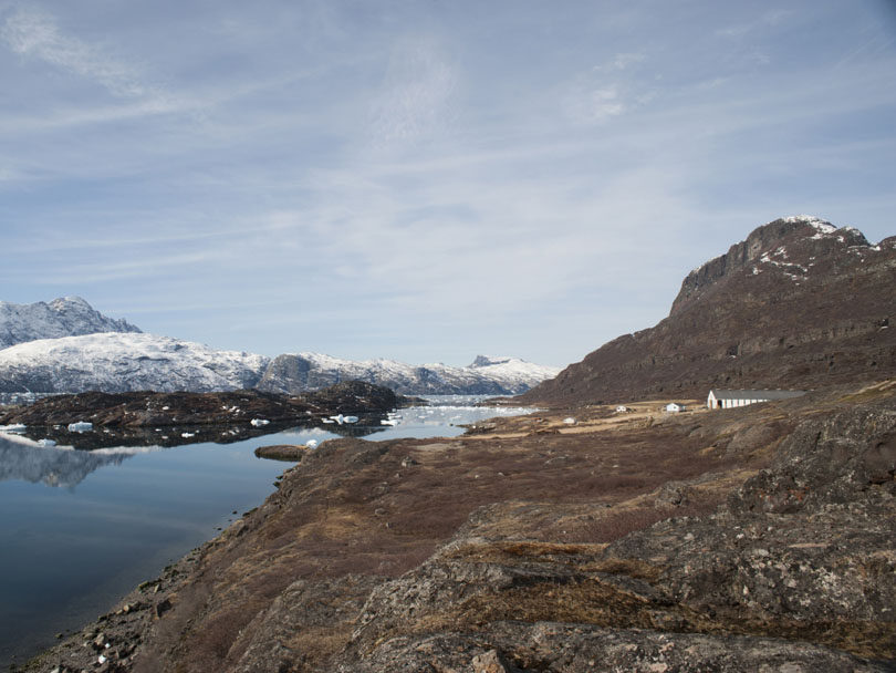 Ipiutaq guest farm, overview to the West