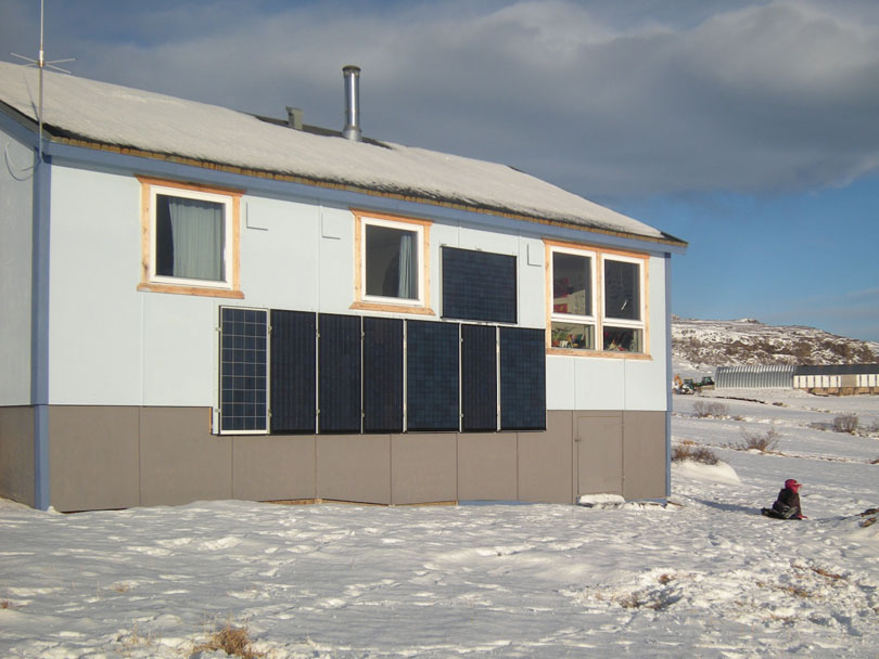 Ipiutaq guest farm, solar panels